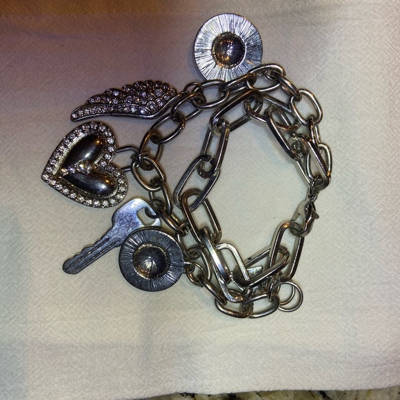 Guess layered necklace with chunky link chains.. and a Guess charm bracelet (2) - Picture 9 of 16